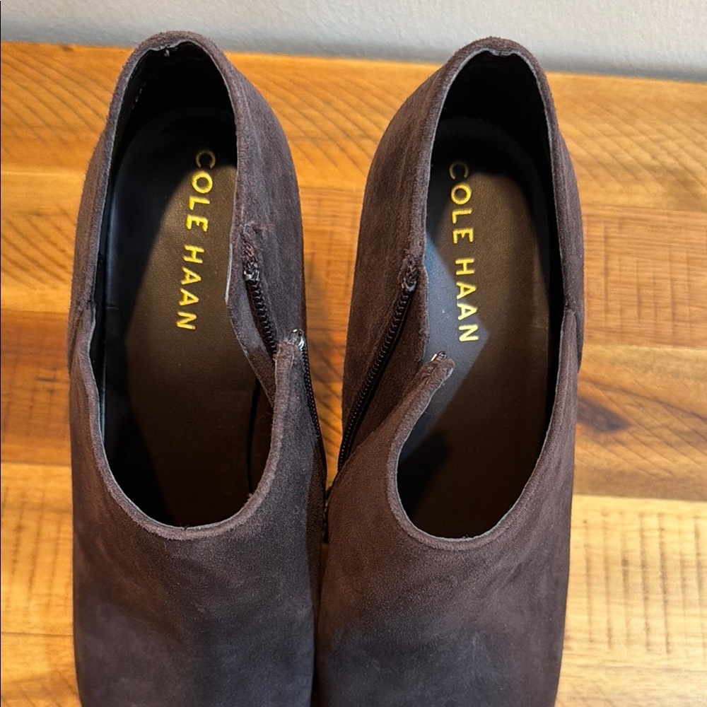 NWOT Cole Haan Dark Brown Suede Pointed Toe Ankle Booties size 7 never worn! - Picture 2 of 5